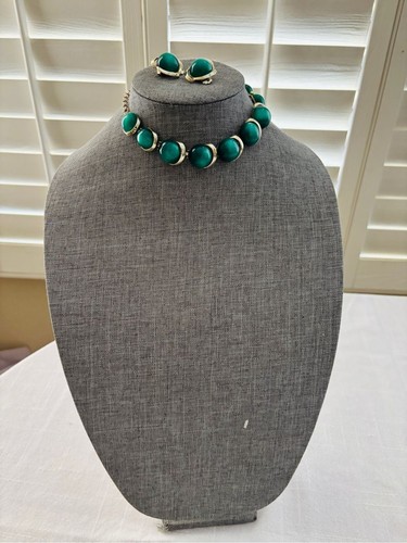 Green cabochon vintage demi - green,