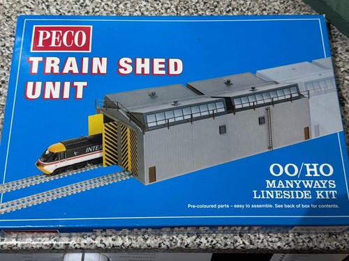 Peck train engine - train, shed,