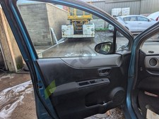 TOYOTA YARIS NSP130 Window