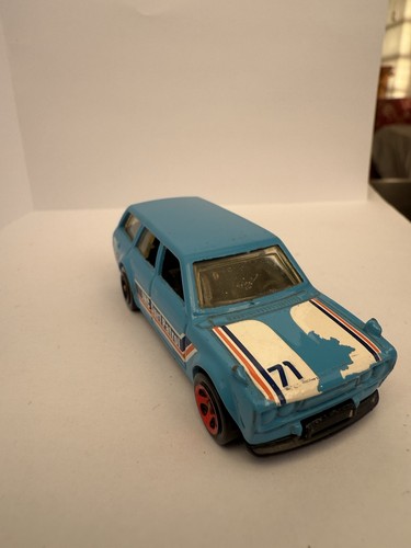 Hot wheels datsun bluebird - datsun,
