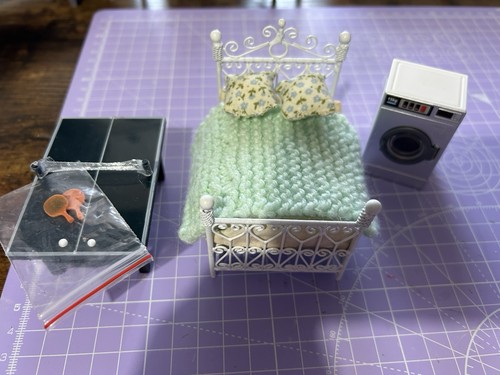 24th scale dolls house - 24th,