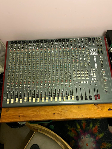 Allen heath zed r16 - allen, &