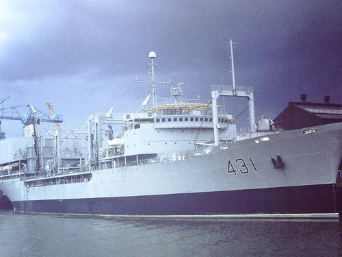 Photo 6x4 ins kharg alongside - ins,
