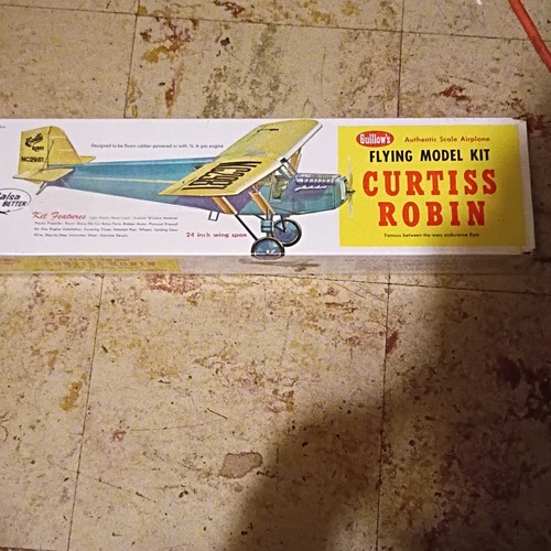 Guillows curtiss robin flying - guillows,