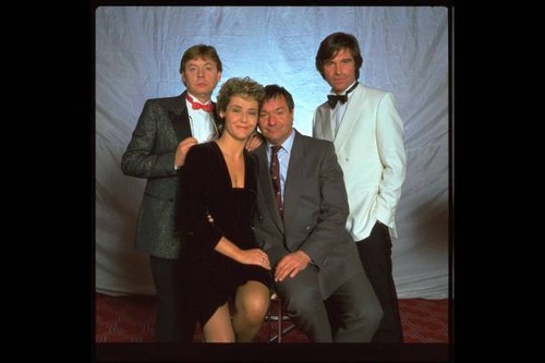 Hywel bennett amanda burton - amanda,