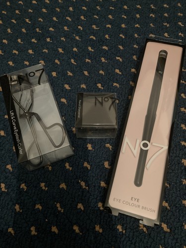 Boots eye brush - no,