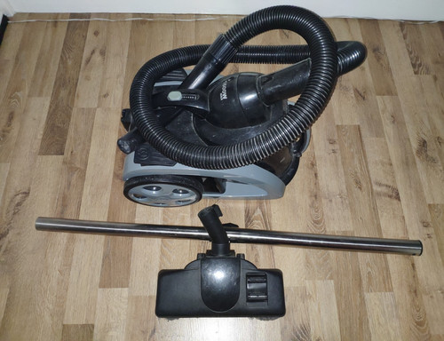 Tesco vc008 cyclonic bagless - cyclonic,