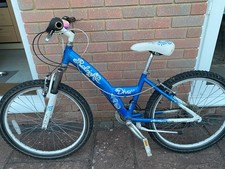 24" wheel 13" frame Raleigh Diva girl's bike