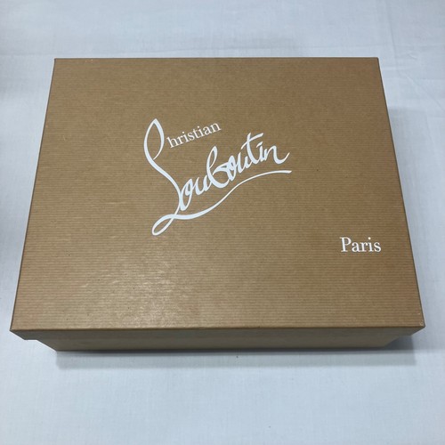 Christian louboutin empty shoe - empty,