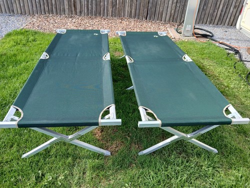 Pair unbranded metal and - of,