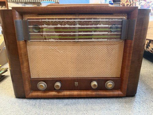 Phillips 1950s radio - phillips,