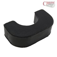 Front fuel tank mounting