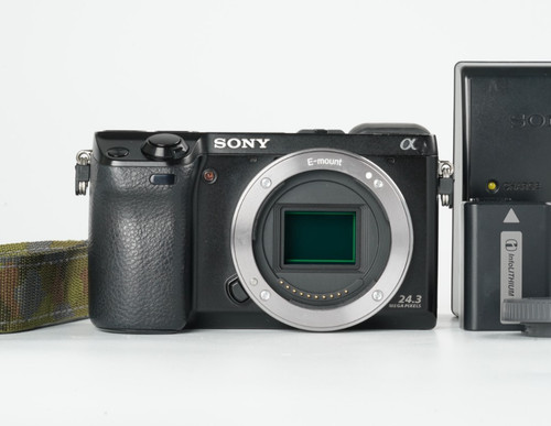 Near mint sony alpha nex - mint],