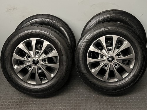 Anthracite ford transit - 16",