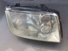 Volkswagen Bora 2000 Right headlight headlamp HH07 AMB15273