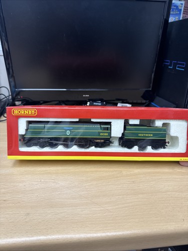 Hornby r2283 6 2 battle - -sr,