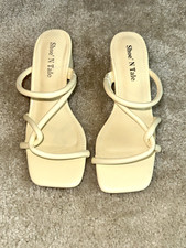 Womens pale yellow shoe - shoe', n