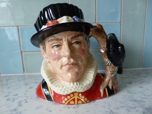 Royal doulton large yeoman - doulton,