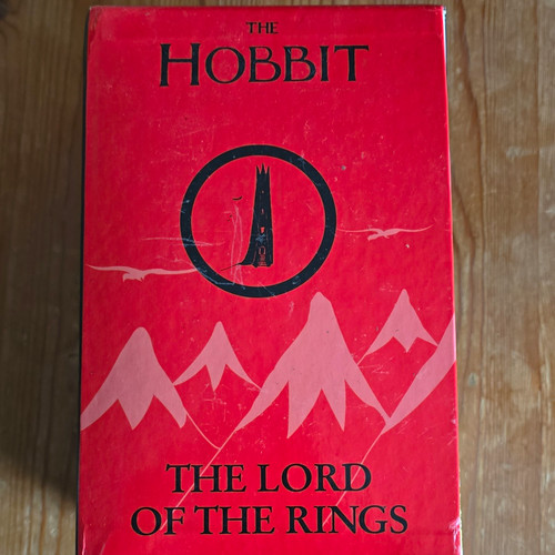 Tolkien the hobbit - j.r.r.,