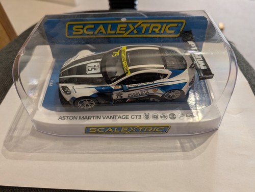 Scalextric c4027 aston - c4027,