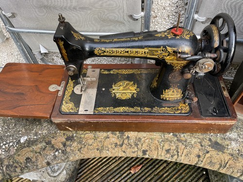 Sphinx singer electric - singer, antique
