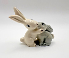 Early Wade Whimsie Kissing