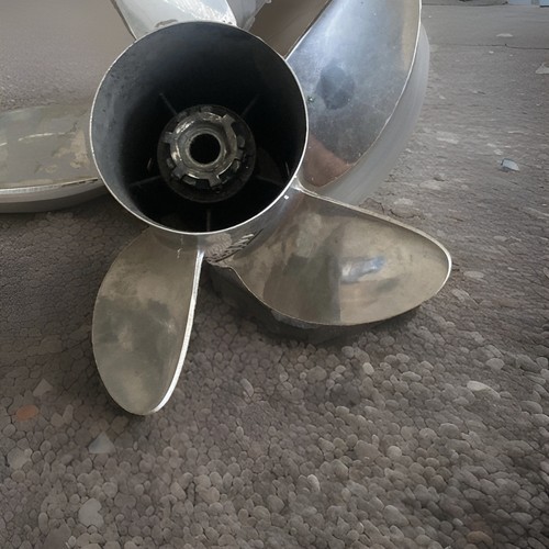 Quicksilver high five prop - quicksilver,