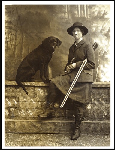 Labrador retriever lady gun - labrador,