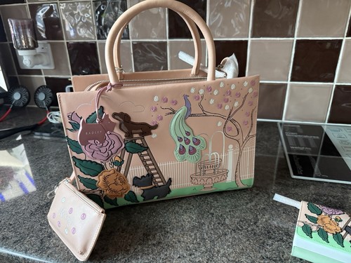 Radley london life - london, rosy