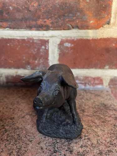 Heredities sitting pig alan - heredities,