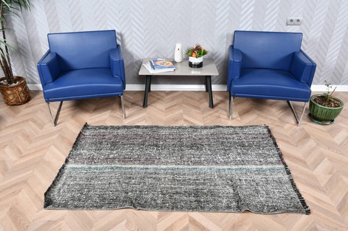 Vintage kilim accent rug - accent,