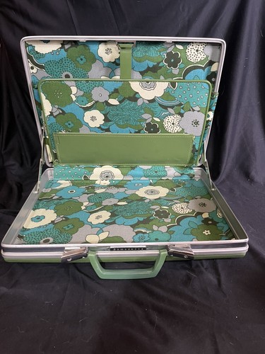 Rare vintage samsonite geeen - rare!,