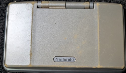 Nintendo ntr 001 - ds, handheld