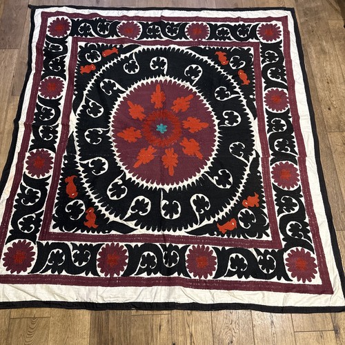 Suzani uzbek hand - uzbek,
