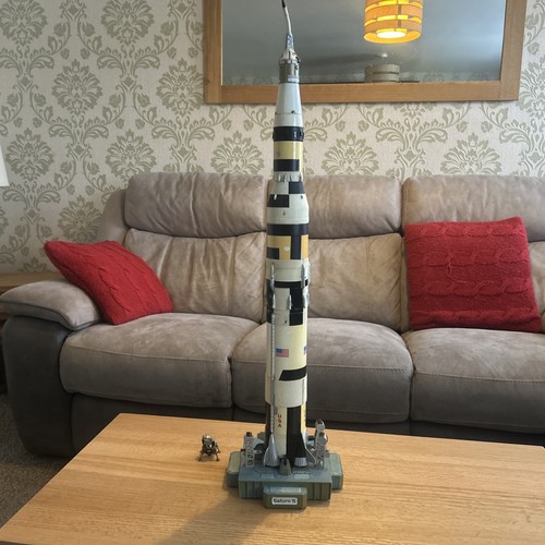 Space voyagers saturn rocket - v,
