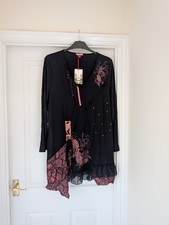 BNWT Joe Browns Ladies Navy Blue Multicoloured Floral Tunic Top. Size 20.