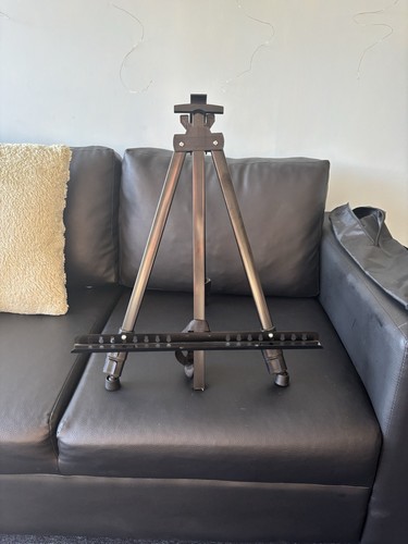 Foldable metal tripod display - tripod,
