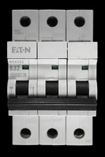 MEM 32 AMP CURVE B 10kA TRIPLE POLE MCB CIRCUIT BREAKER MBH332