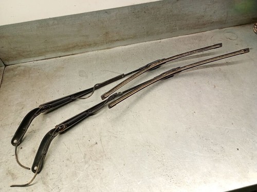 A9068200644 front wiper arm - , rh
