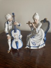 Figurines, Delft style. Blue &