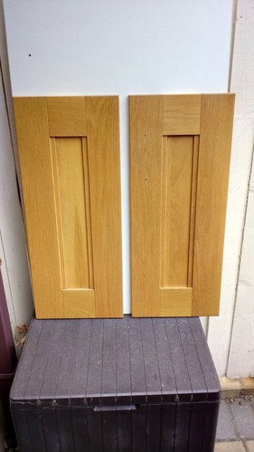 Pair solid light oak shaker - solid,