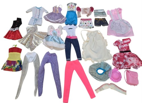 Barbie friends clothes lot - &,