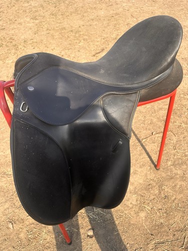Thorowgood black saddle - thorowgood, 18"