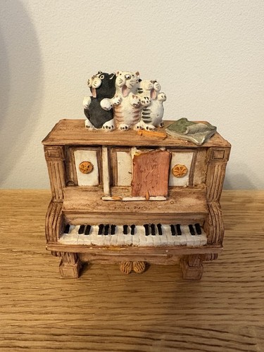 Peter fagan colour box - box, piano