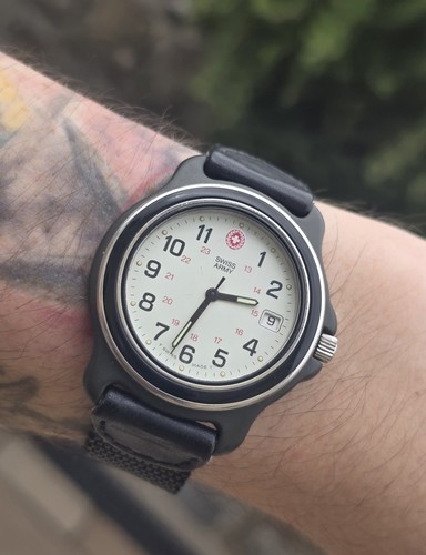 Victorinox swiss army quartz - victorinox,