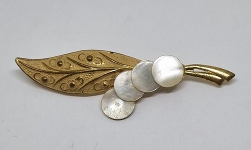 Vintage gold tone leaf - tone,