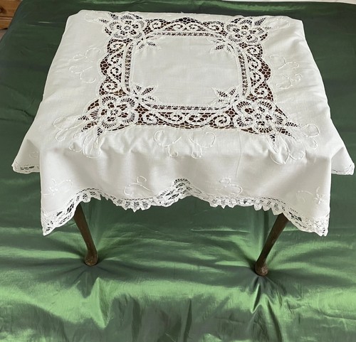 Vintage white lace embroidered - white,