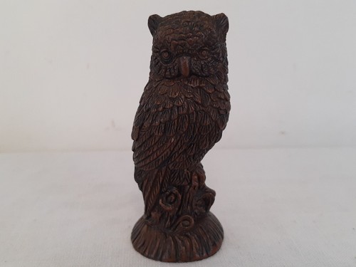 Classique wales owl figurine - wales,