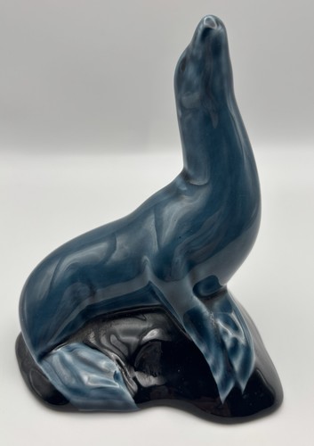 Poole pottery seal - poole, figurine