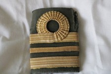 Royal Navy Lieutenant Commander shoulder epaulette (green)
